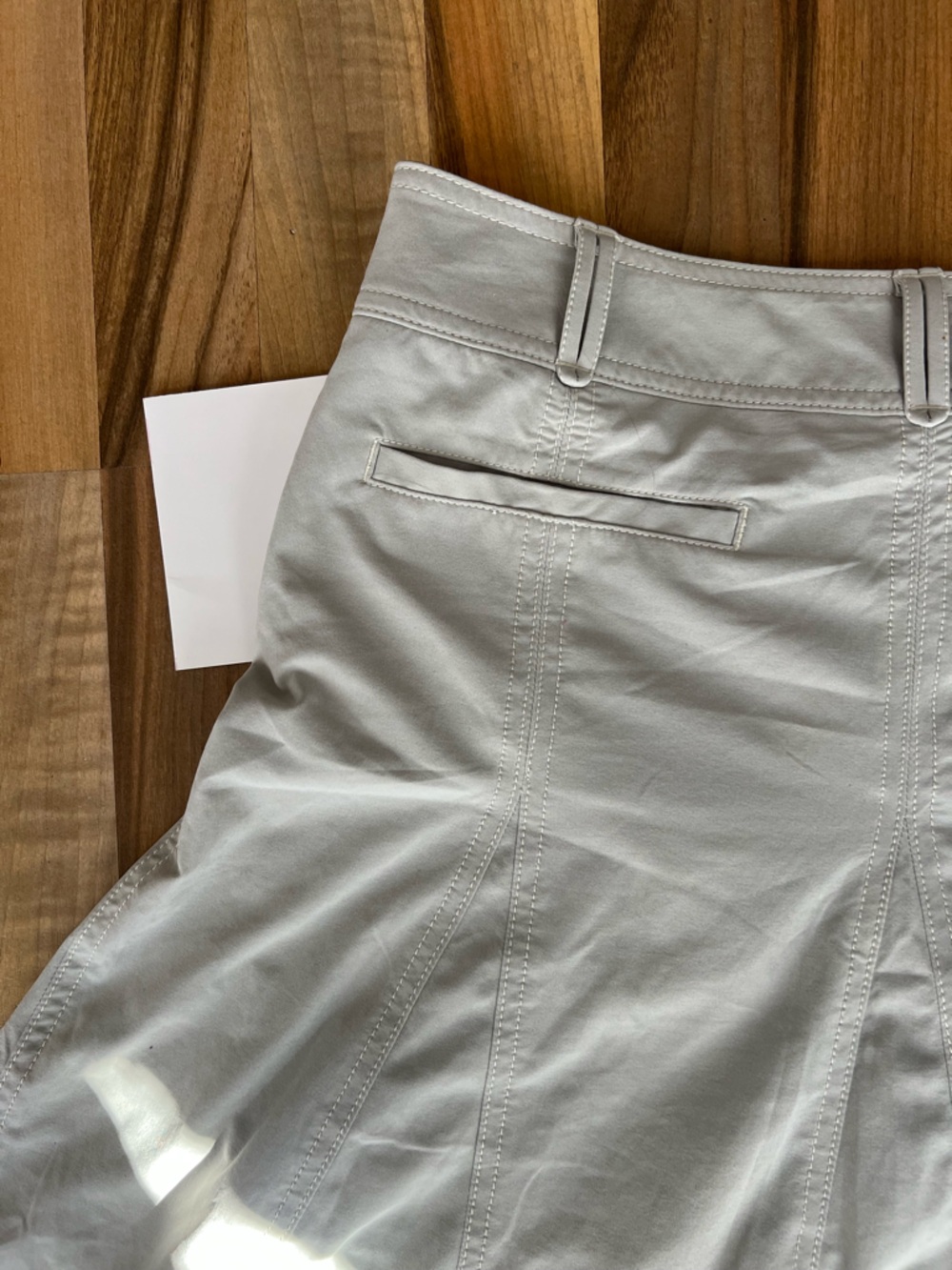Athleta light gray / cream pleated skort, size 10, EUC - Picture 4 of 9